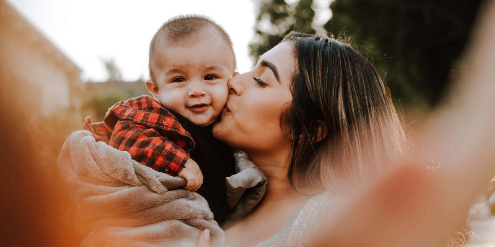 The Hidden Side Effect of Pregnancy: A Beginner's Guide to Postpartum Hair Loss The Hidden Side Effect of Pregnancy uai