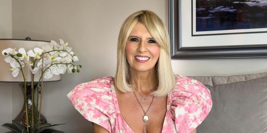 Video: Postpartum Hair Loss & New Mom Welcome to New Mom uai