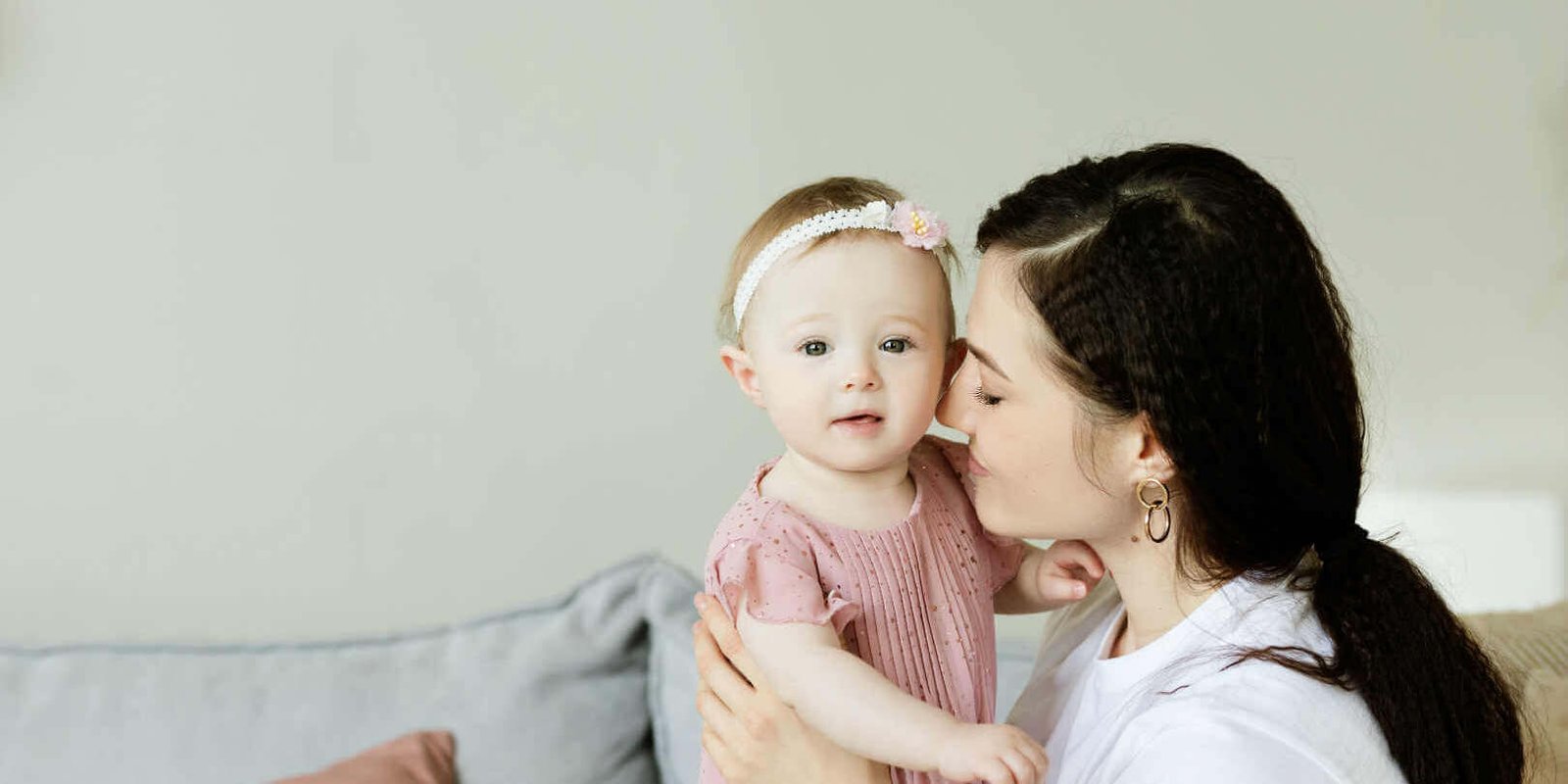 Understanding the Hair Growth Cycle: How Hormonal Changes During Pregnancy and Postpartum Disrupt It Understanding the Hair Growth Cycle uai