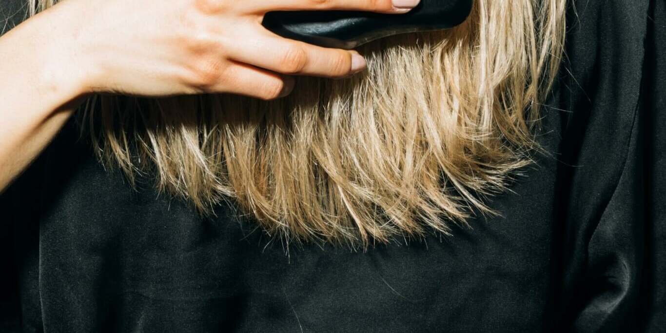 The Art of Detangling: How to Protect Your Wet Hair from Breakage and Split Ends pexels koolshooters 7142796 scaled uai